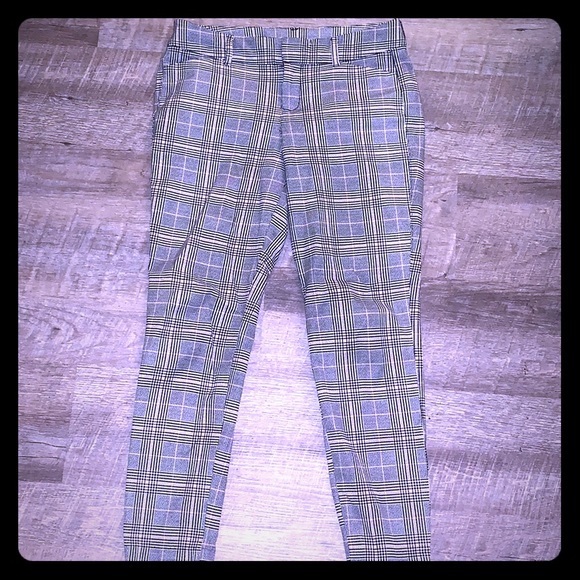 Old Navy Pants - Pixie Trouser